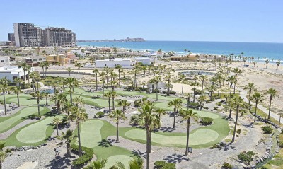 18-hole putting course near Sandy Beach