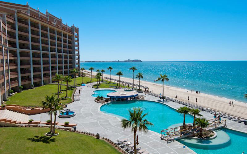 Beachfront pools and grounds at Sonoran Sun