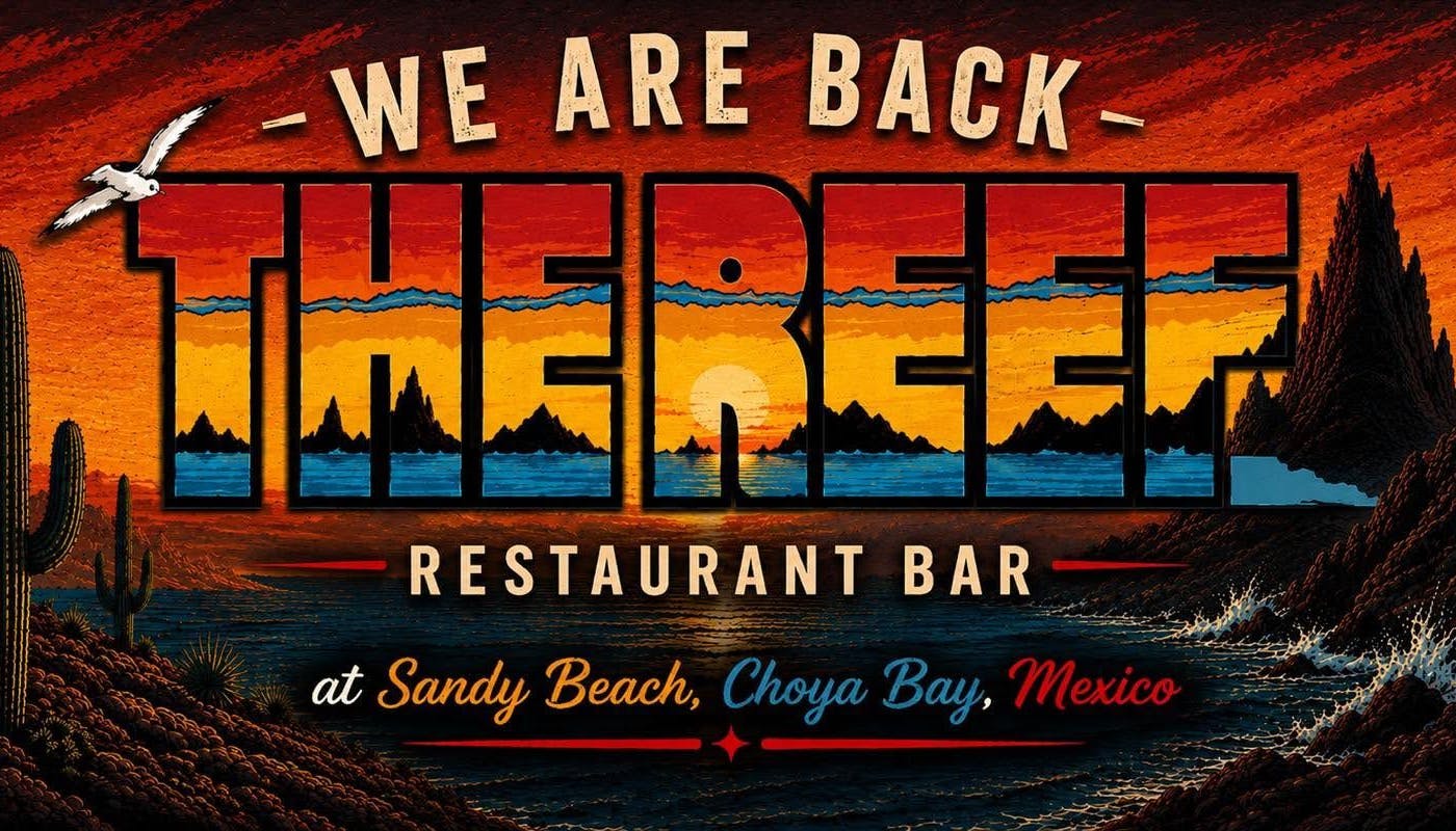 El bar The Reef frente al mar en Sandy Beach en Puerto Peñasco